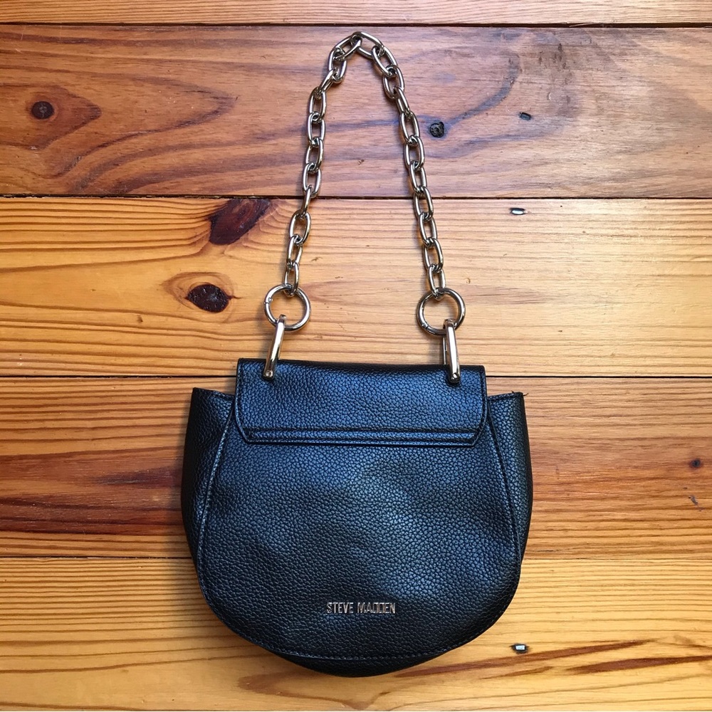 Steve Madden Black Red Round Chain Crossbody Purse, EUC, 9.5” x 8” - Picture 2 of 15